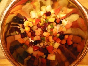 салат из овощей и фруктов для какаду